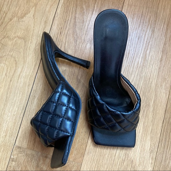 NWOT Quilted Leather High Heel Sandal Woven Low Heels - Picture 3 of 6